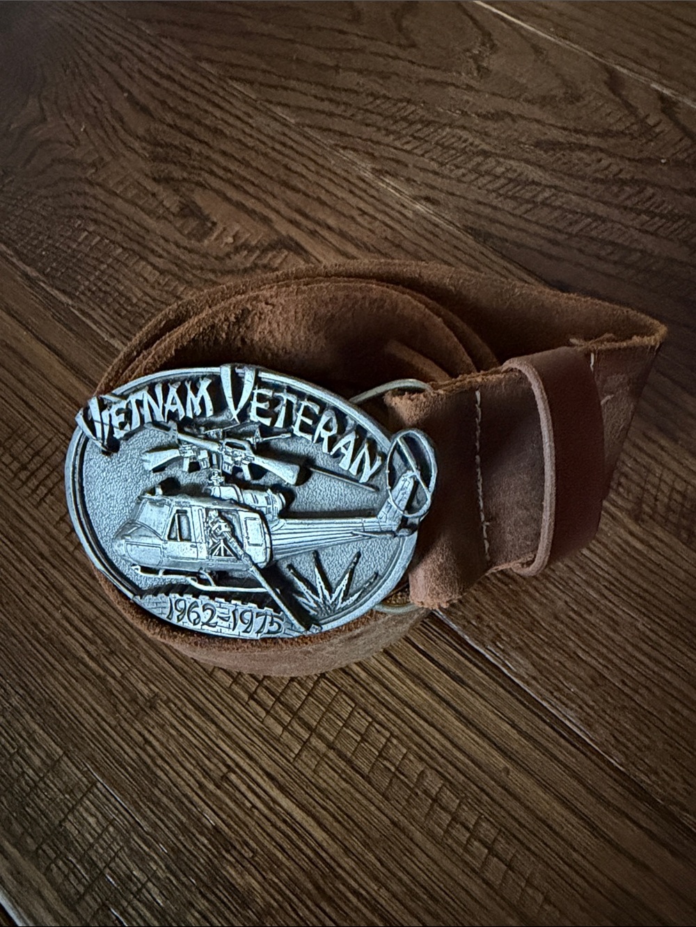 VTG VIETNAM VETERAN 1986 Buckle Brown Leather Belt Size 38-40